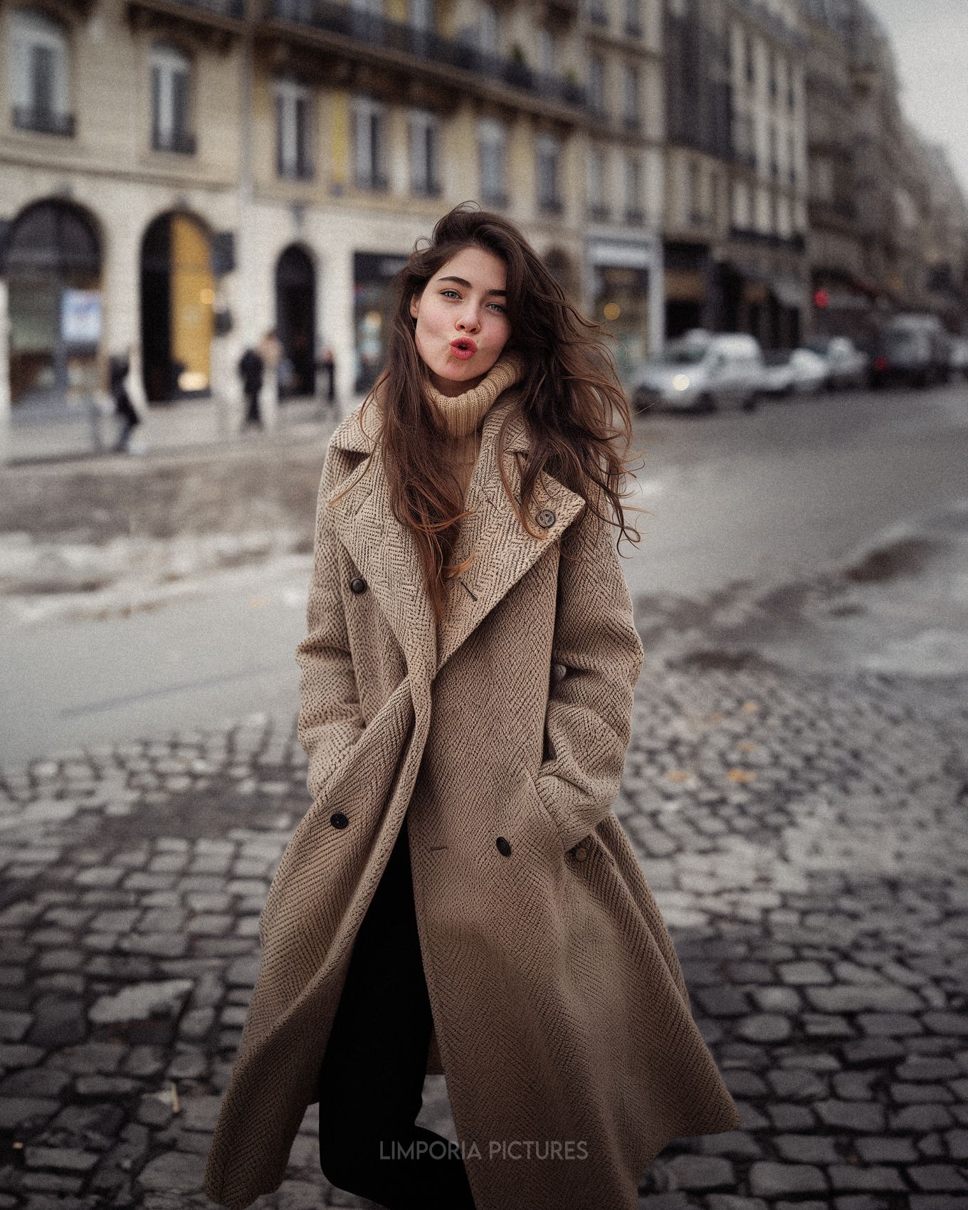 Limporia a color photograph of a simple young woman in her twe 00224cab-bfe2-485d-86be-f665002a0330
